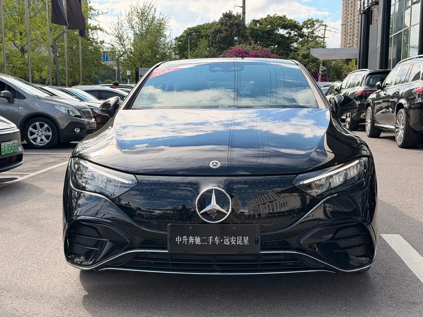 Mercedes-Benz EQE 2025 Model 500 4MATIC Luxury Edition фото 3