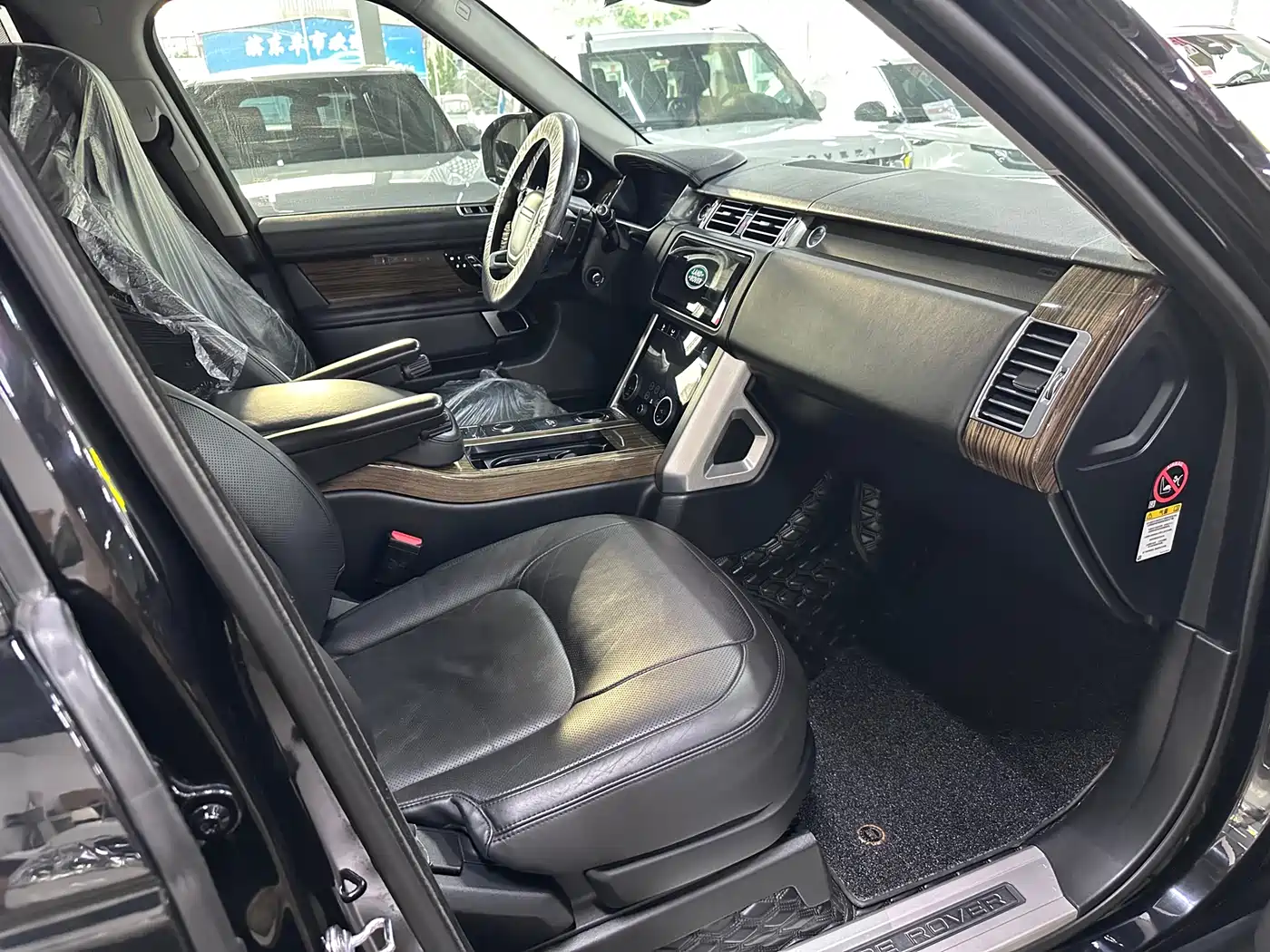 Land Rover Range Rover 2018 3.0 SC V6 Vogue Heritage Extended Edition фото 7