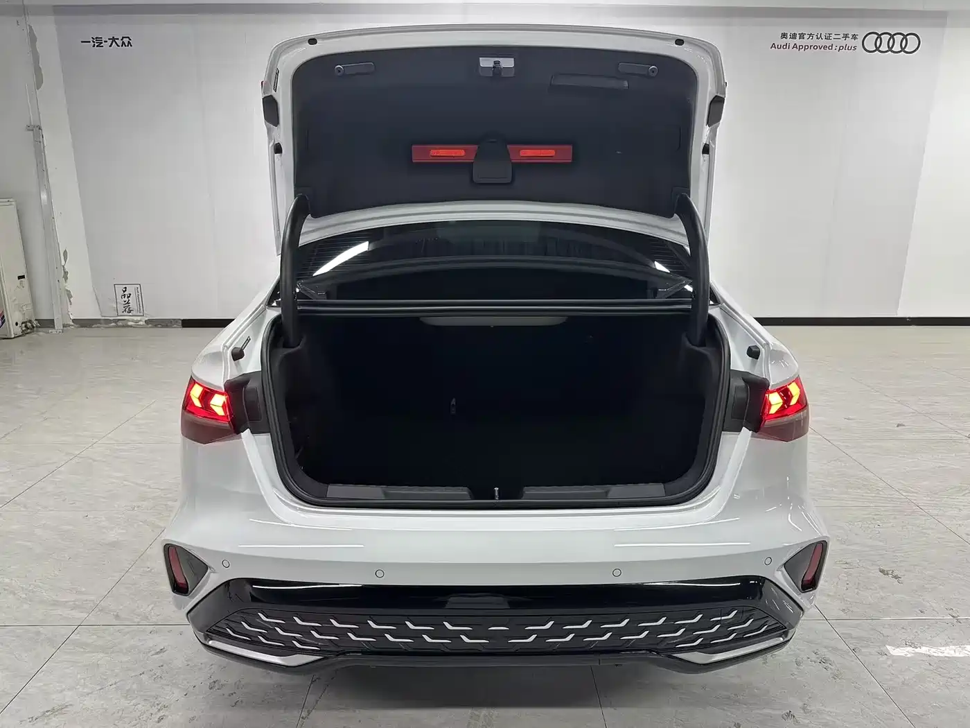 Audi A3 2025 Facelift A3L Limousine 35TFSI Flying Spur Premium фото 6