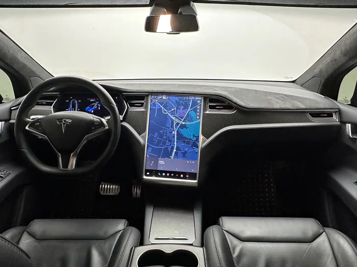 TESLA MODEL X