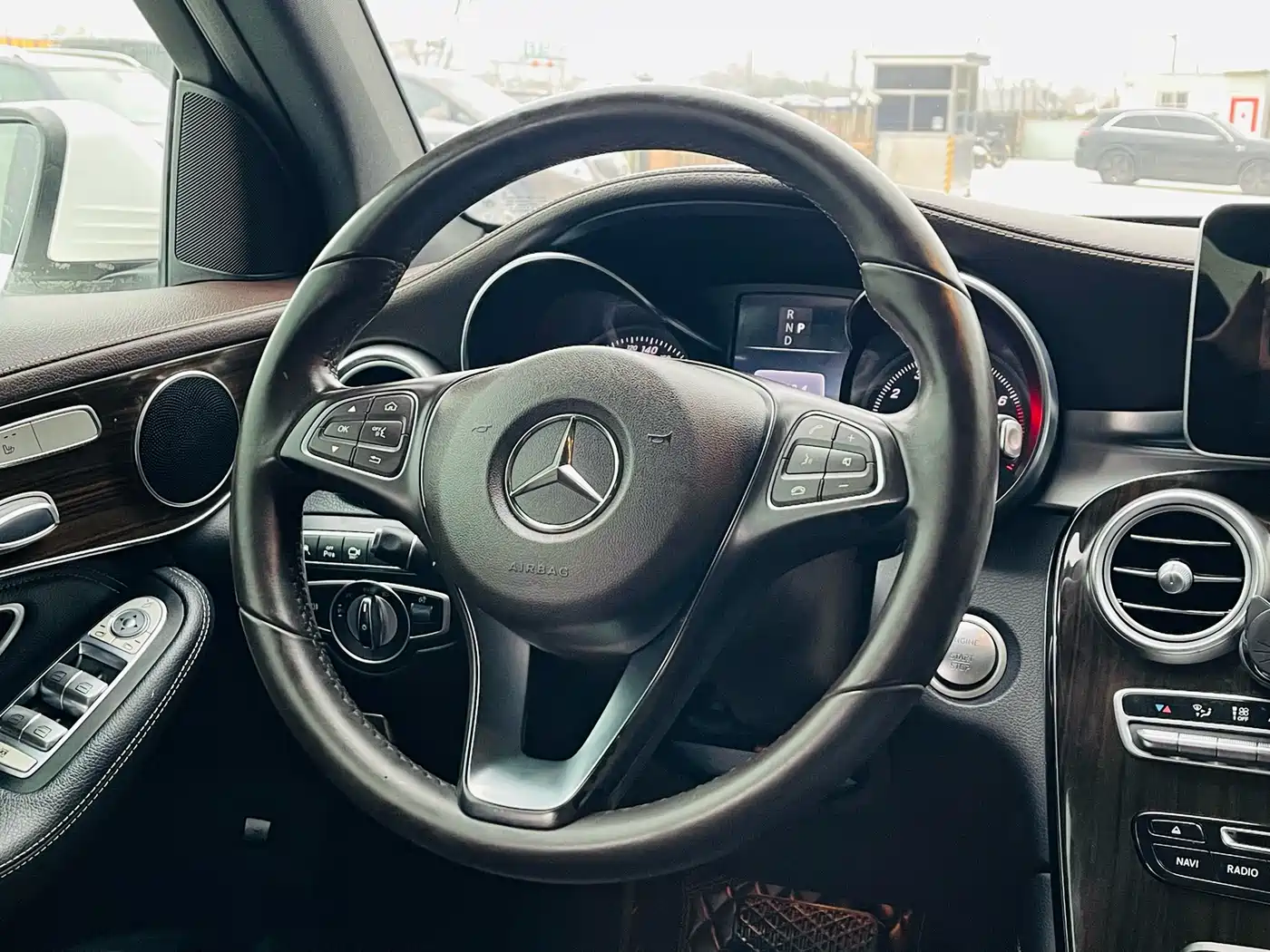 Mercedes-Benz GLC 2018 GLC 260 4MATIC Luxury фото 9