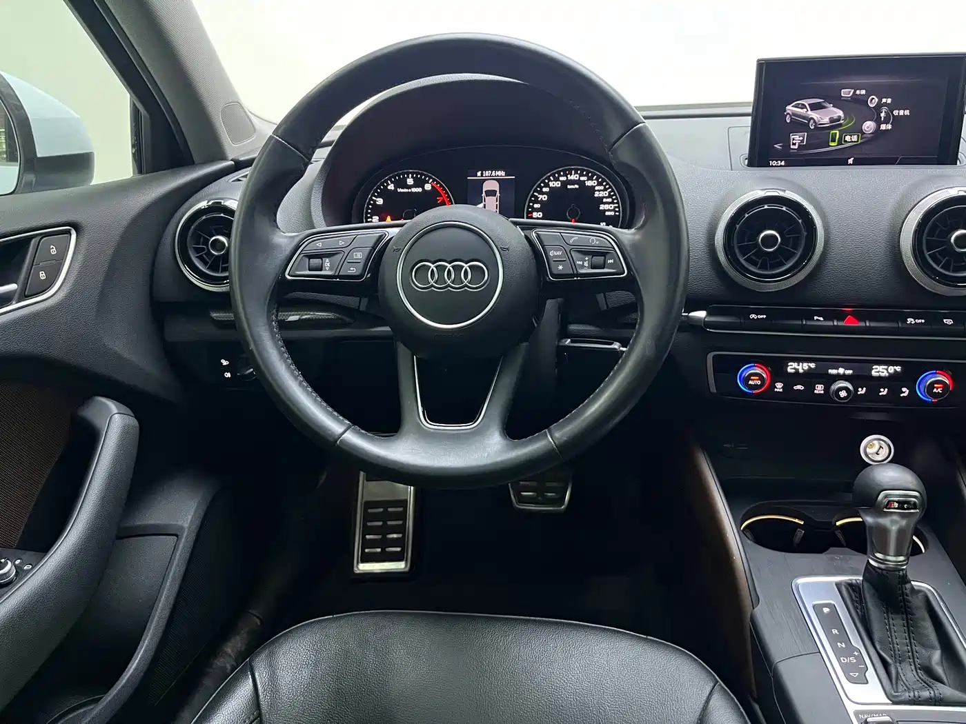 Audi A3 2018 30th Anniversary Limousine 35 TFSI Style фото 9