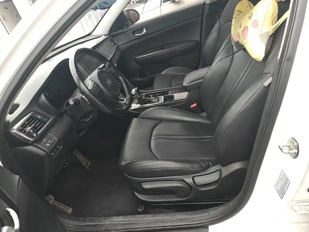 Photo 11 - Kia K5