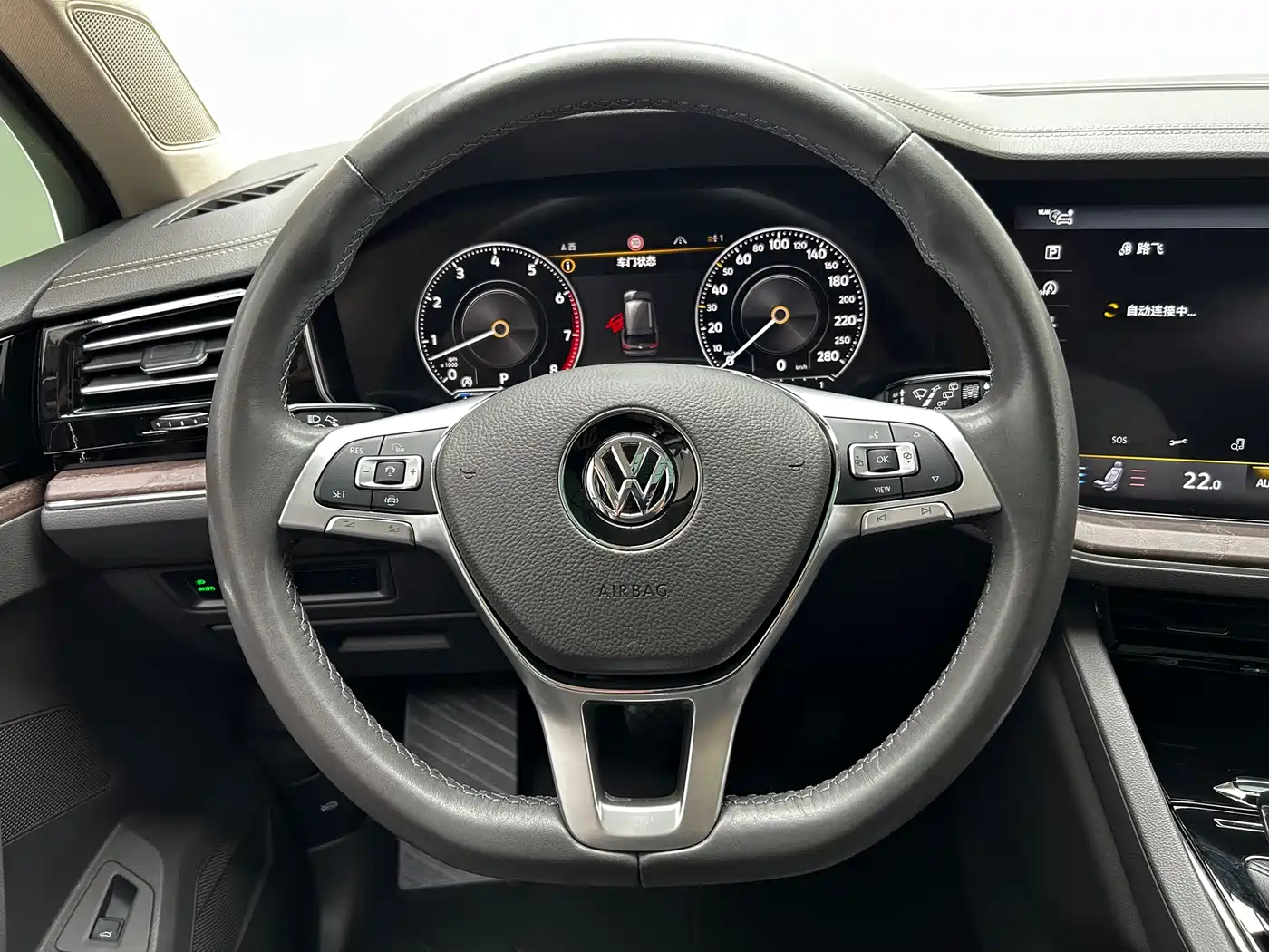 Volkswagen Touareg 2020 3.0TSI Enjoyment Edition China VI фото 14