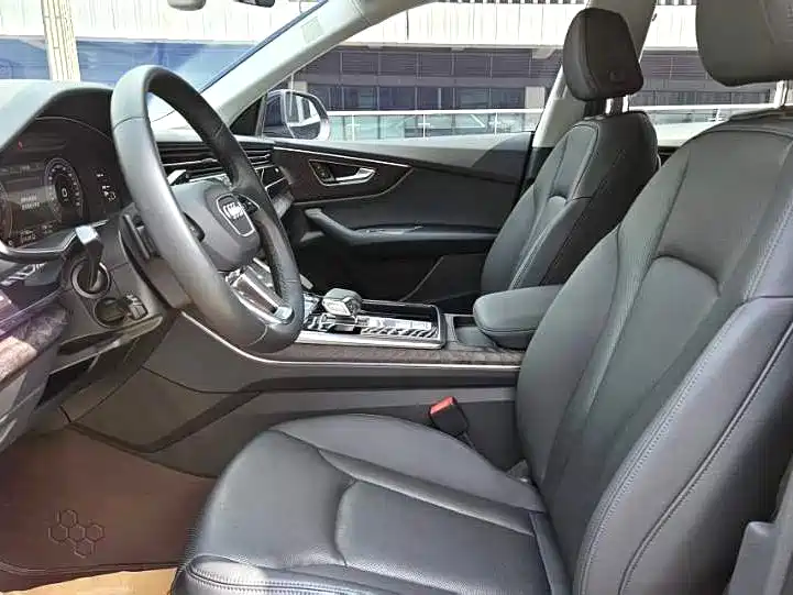 Audi Q8 2022 55 TFSI Luxury Dynamic фото 4