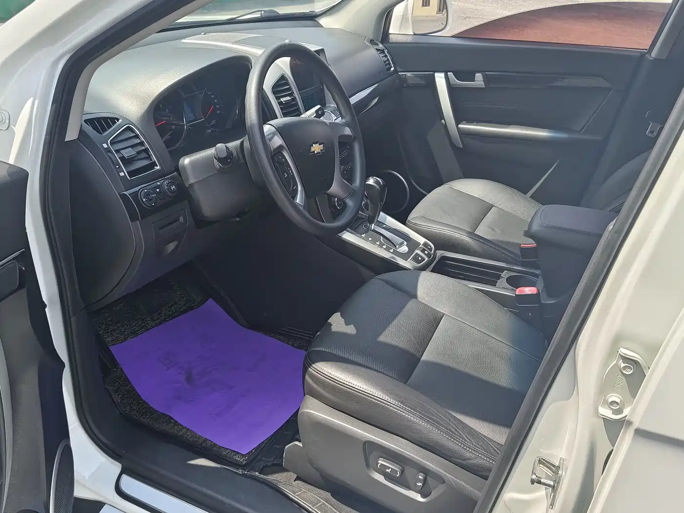 Chevrolet Captiva 2017 2.4L 2WD Luxury Edition 7-Seater фото 8