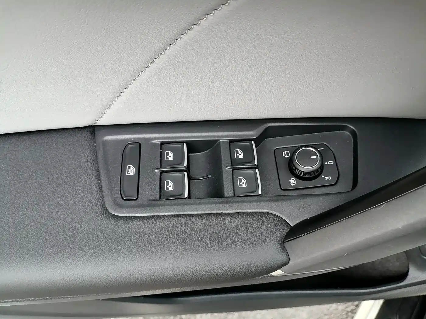 Volkswagen Tayron 2023 330TSI 2WD Luxury Plus Advanced Edition фото 11