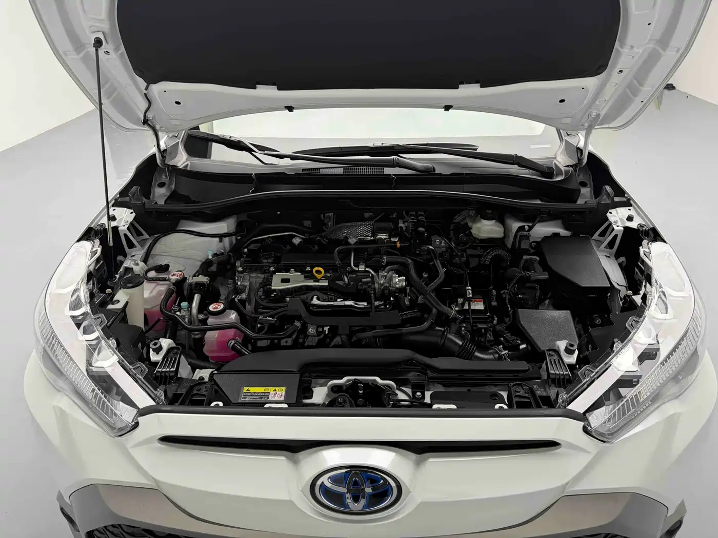 Toyota Frontlander 2023 2.0L Smart Hybrid Dual Engine Luxury Edition фото 14