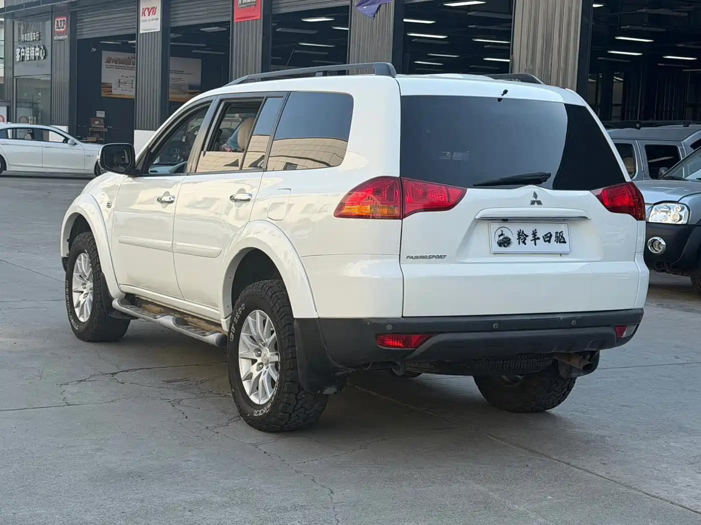 Mitsubishi Pajero Sport (Import) 2013 2011 3.0L Luxury Navigation Edition