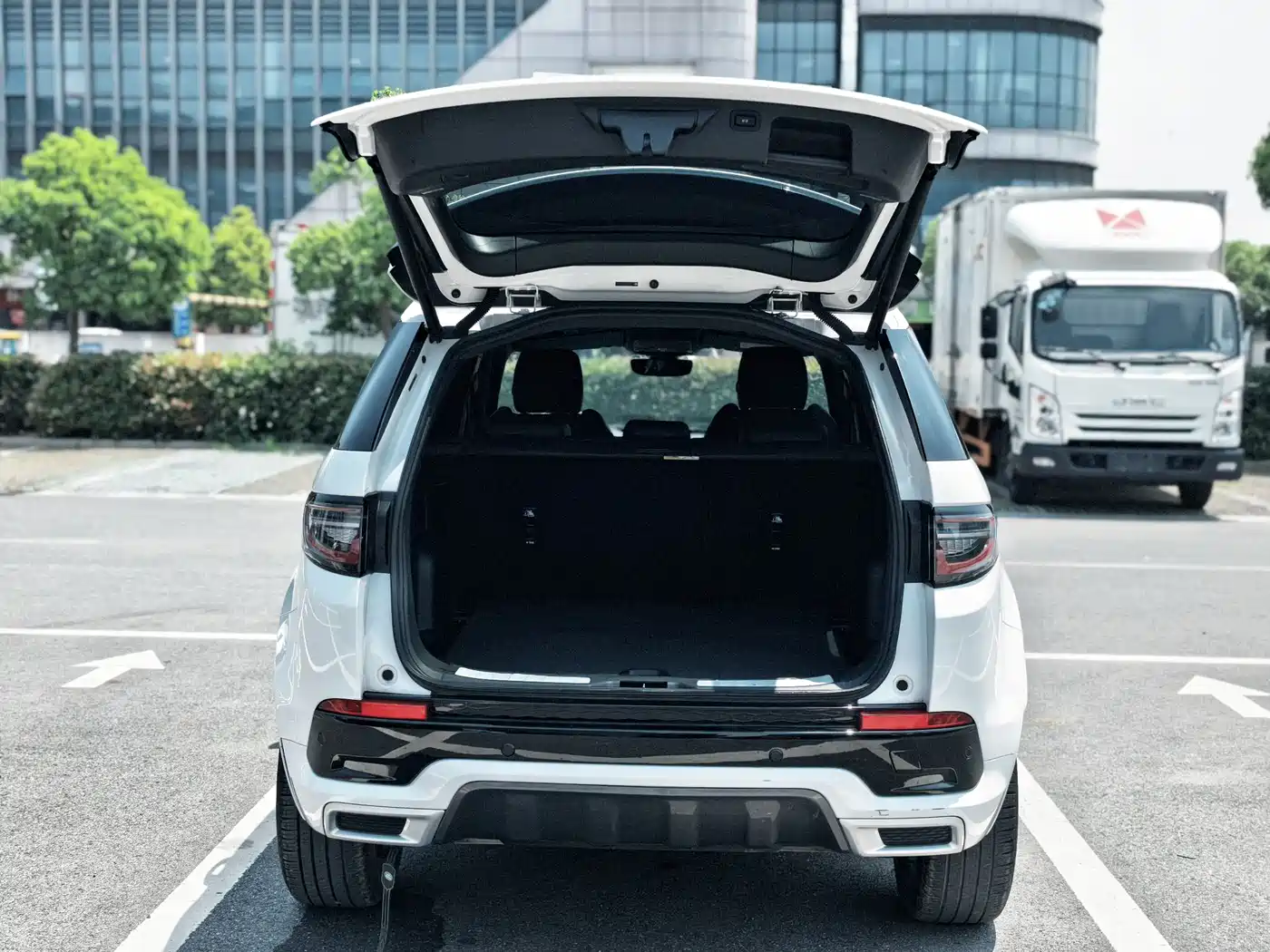 Land Rover Discovery Sport 2023 249PS R-Dynamic SE Performance Technology Version фото 8