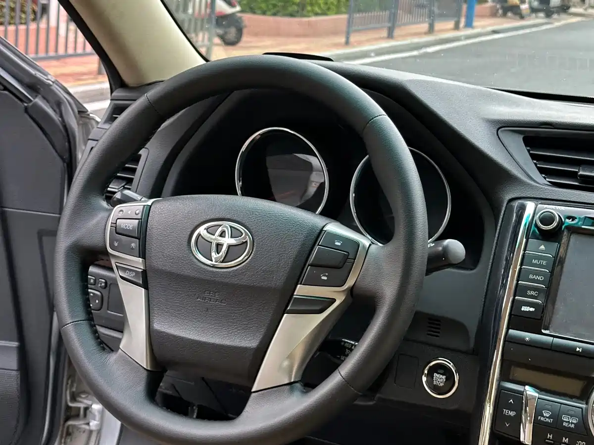 Toyota Reiz 2013 2.5V Premium Edition фото 9