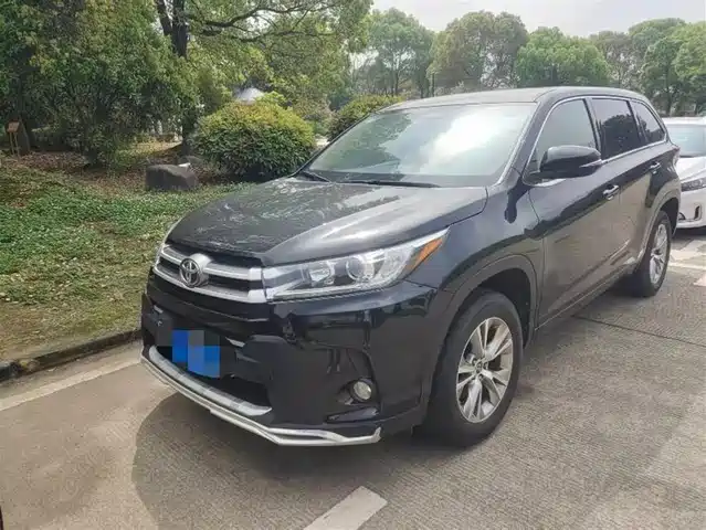 TOYOTA HIGHLANDER