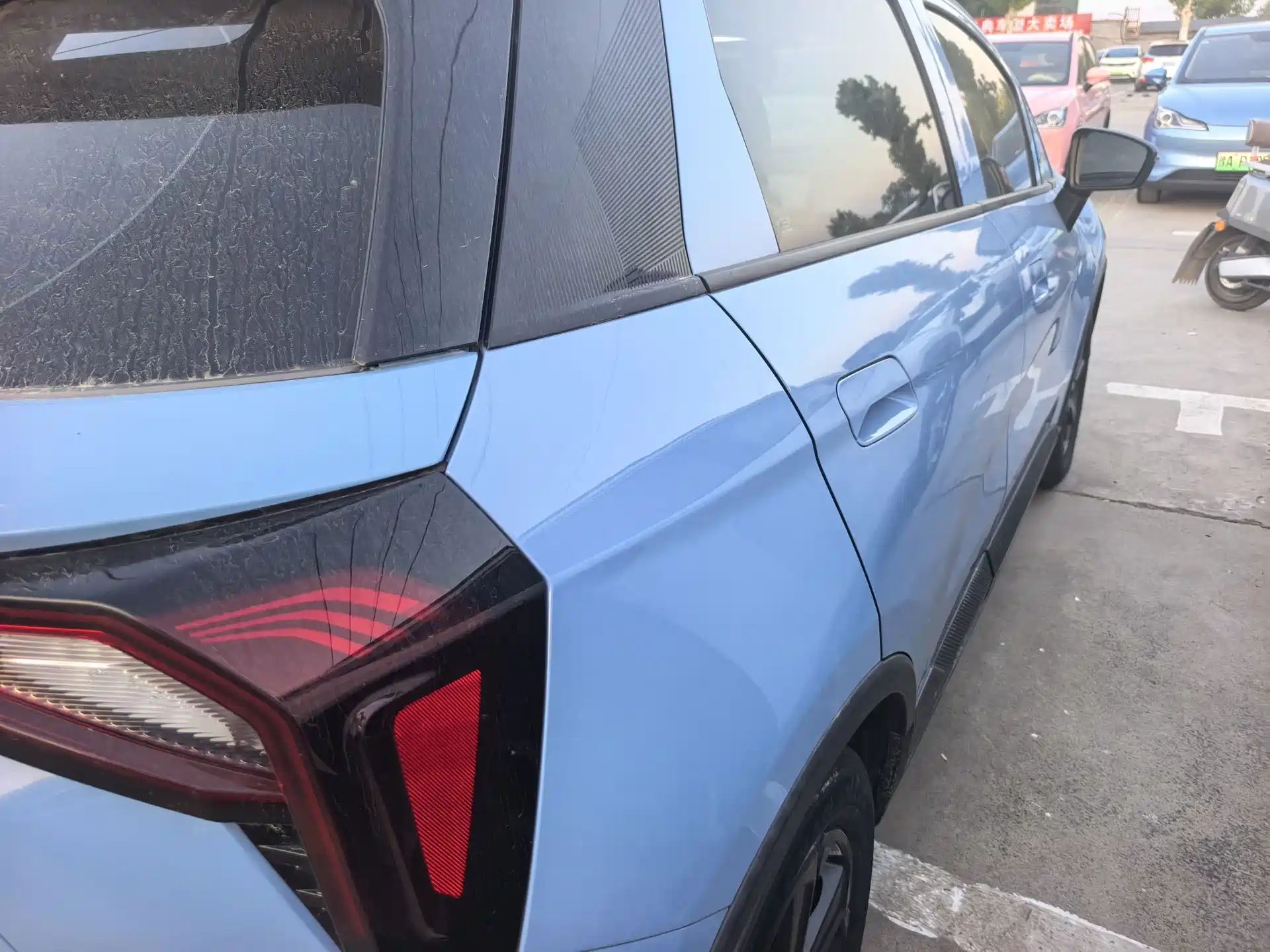 Фото 9 - Geely Geometry E Firefly