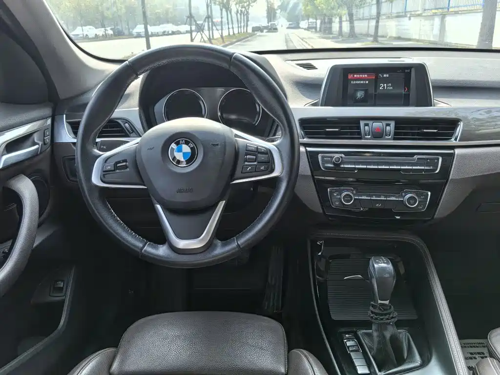 Фото 3 - BMW X1