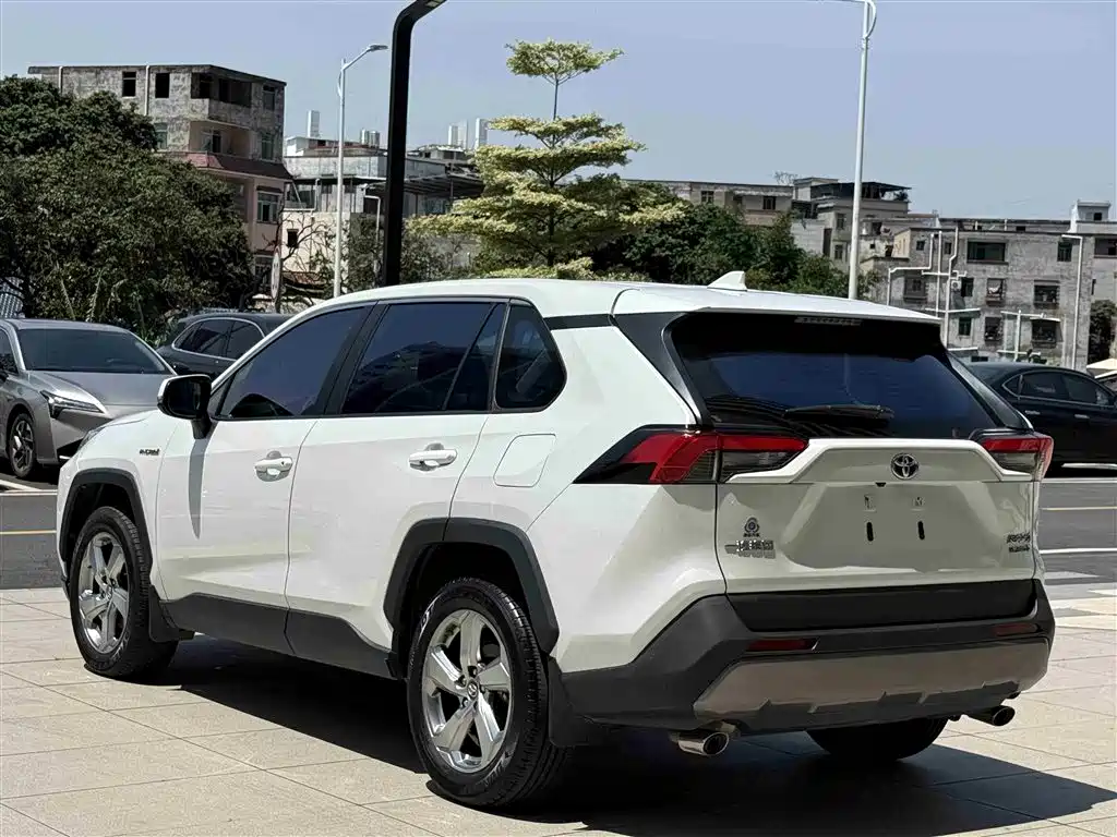 Toyota RAV4 Rongfang 2022 Hybrid 2.5L E-CVT 2WD Elite Edition фото 4