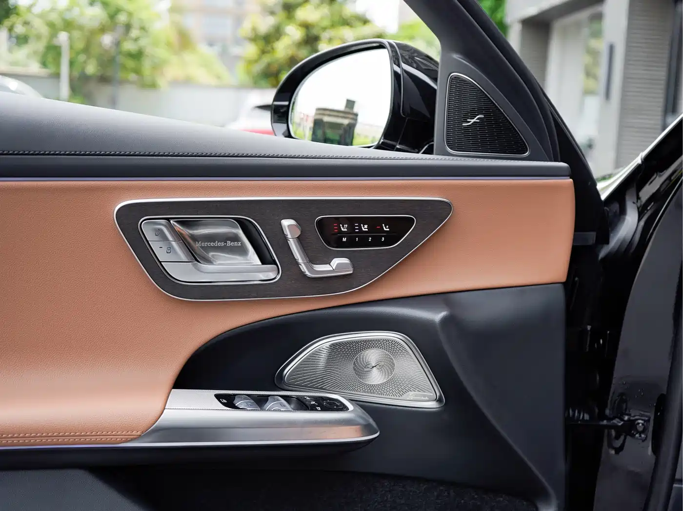 Mercedes-Benz E-Class 2024 Model E 300 L Luxury фото 16