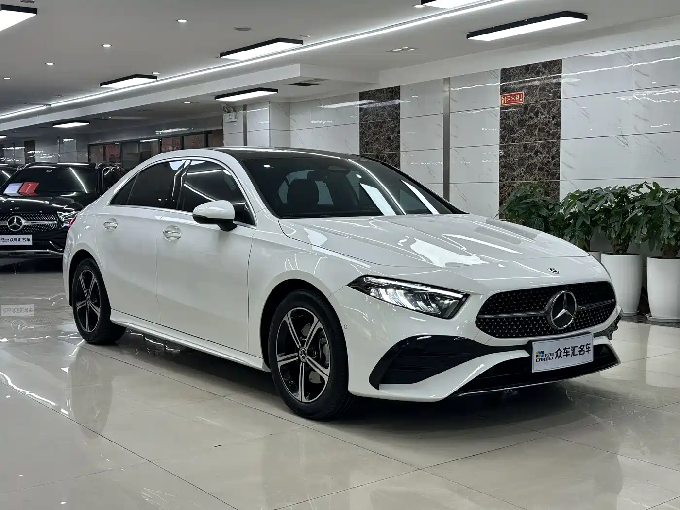 Mercedes-Benz A-Class 2024 A 200 L Fashion Edition фото 3