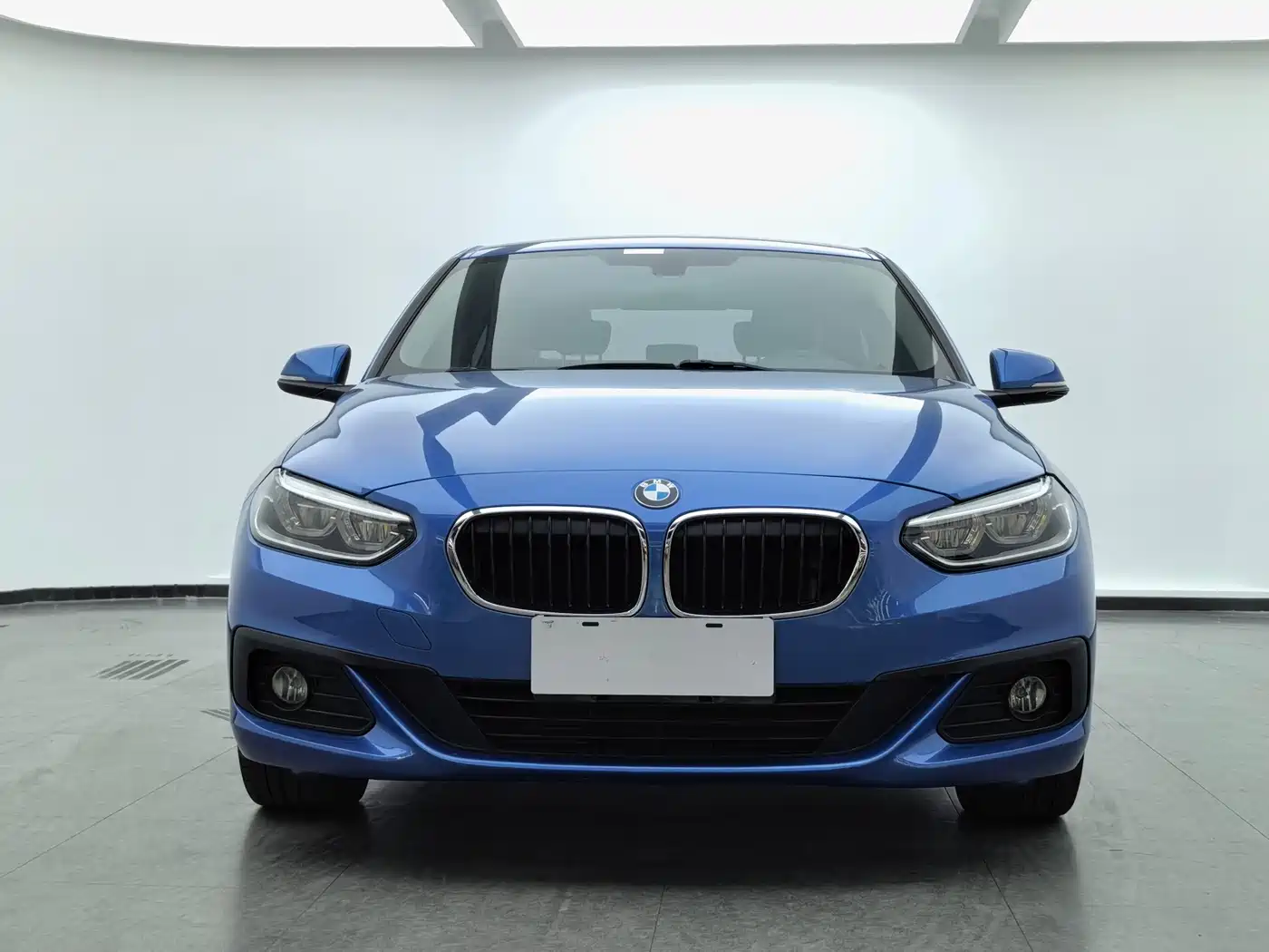BMW 1 Series 2019 118i Fashion Edition фото 2