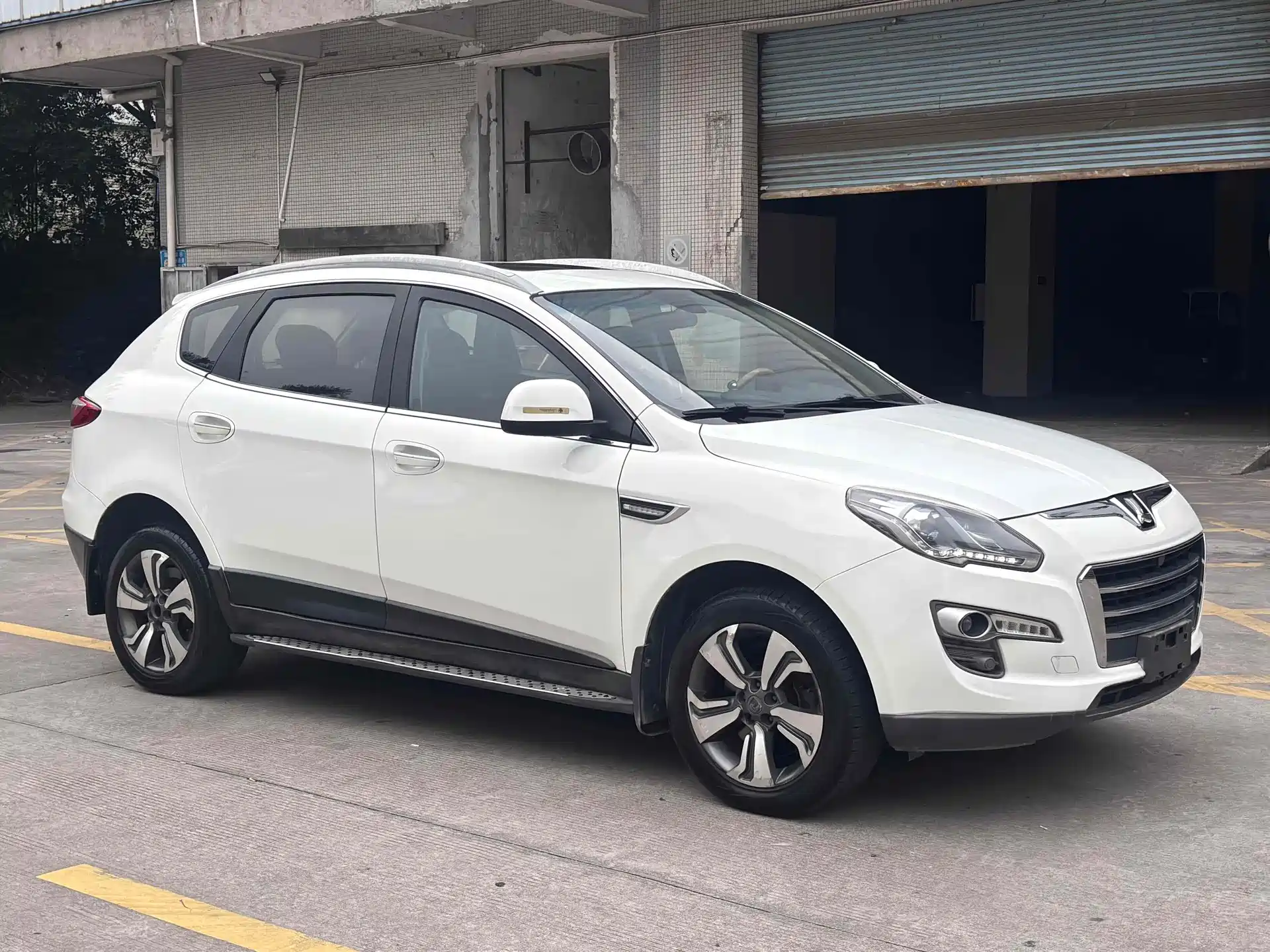 Фото 3 - Luxgen Luxgen7 SUV