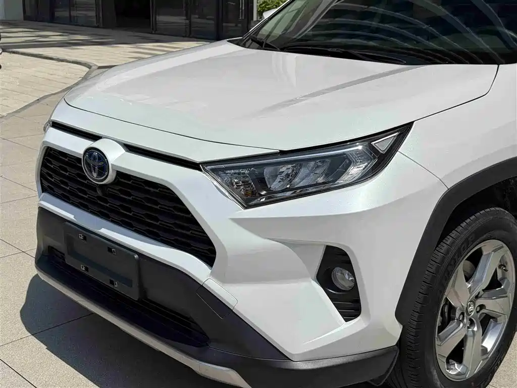 Toyota RAV4 Rongfang 2022 Hybrid 2.5L E-CVT 2WD Elite Edition фото 13