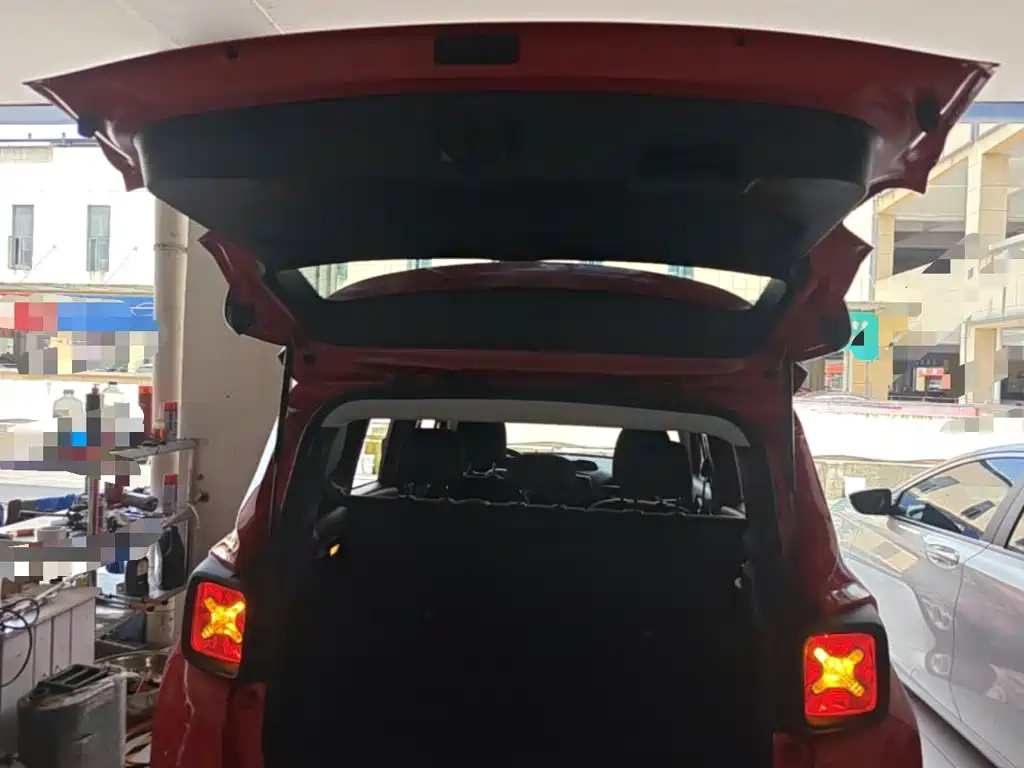 Jeep Renegade 2019 2018 Connected Large Screen Edition 180T Automatic High Energy
