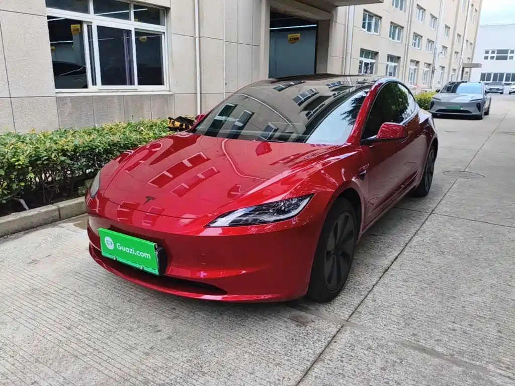 Tesla Model 3 2026 2025 Model Year Facelift Rear-Wheel Drive