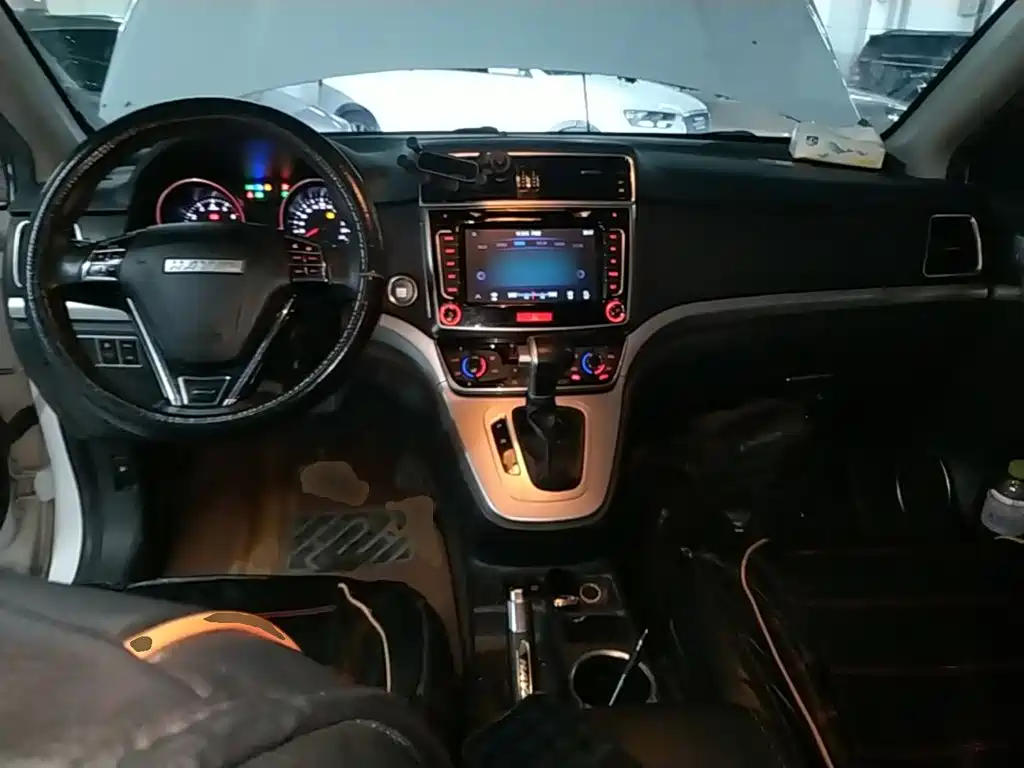 Фото 10 - Haval M6