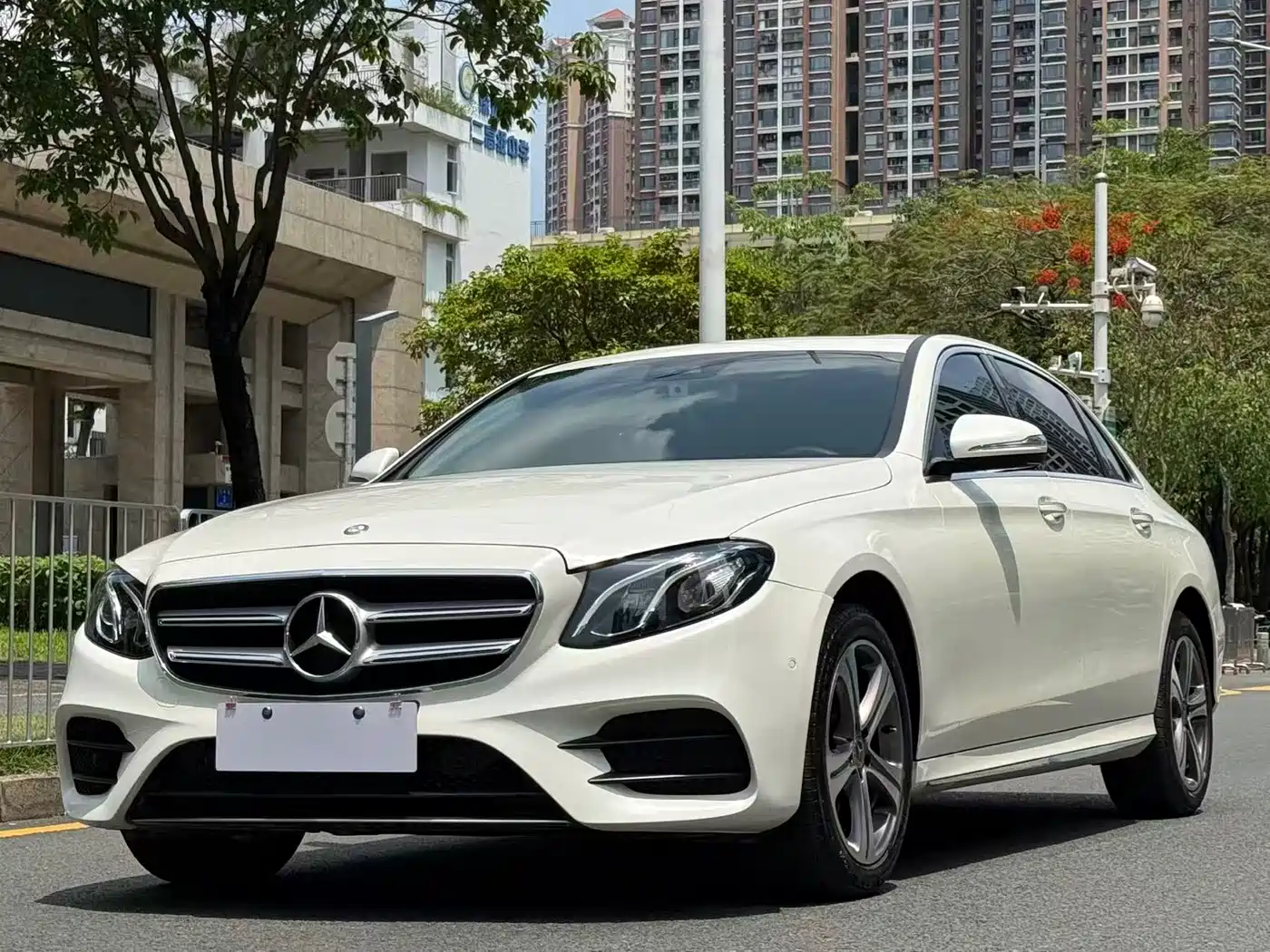 Mercedes-Benz E-Class 2017 E 200 L 4MATIC