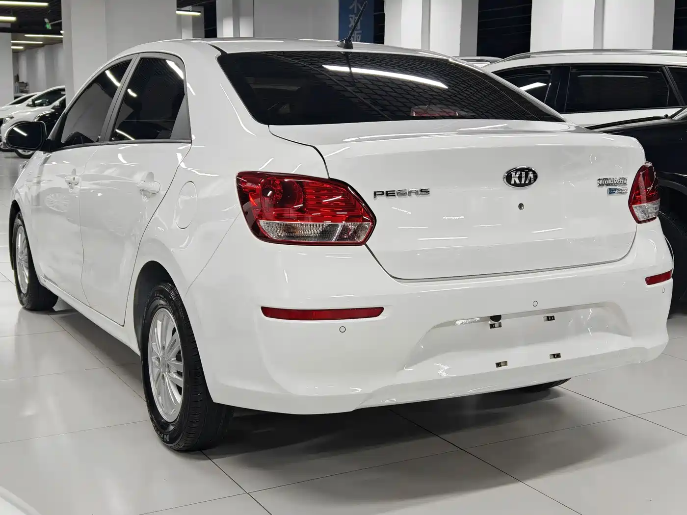 Фото 4 - Kia Pegas
