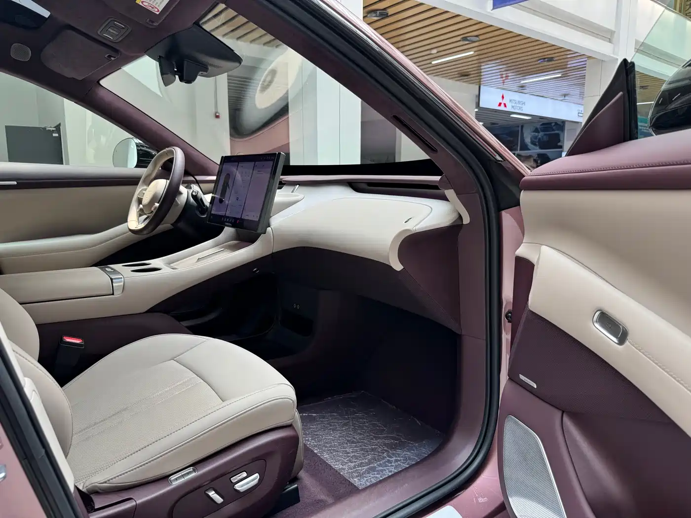 Xiaomi Auto Xiaomi YU7 2025 Ultra Long Range High Performance AWD Max Edition фото 15