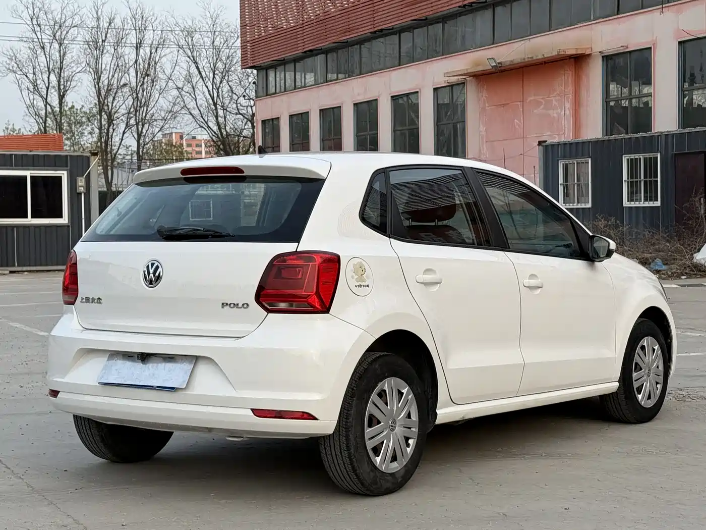 VOLKSWAGEN POLO