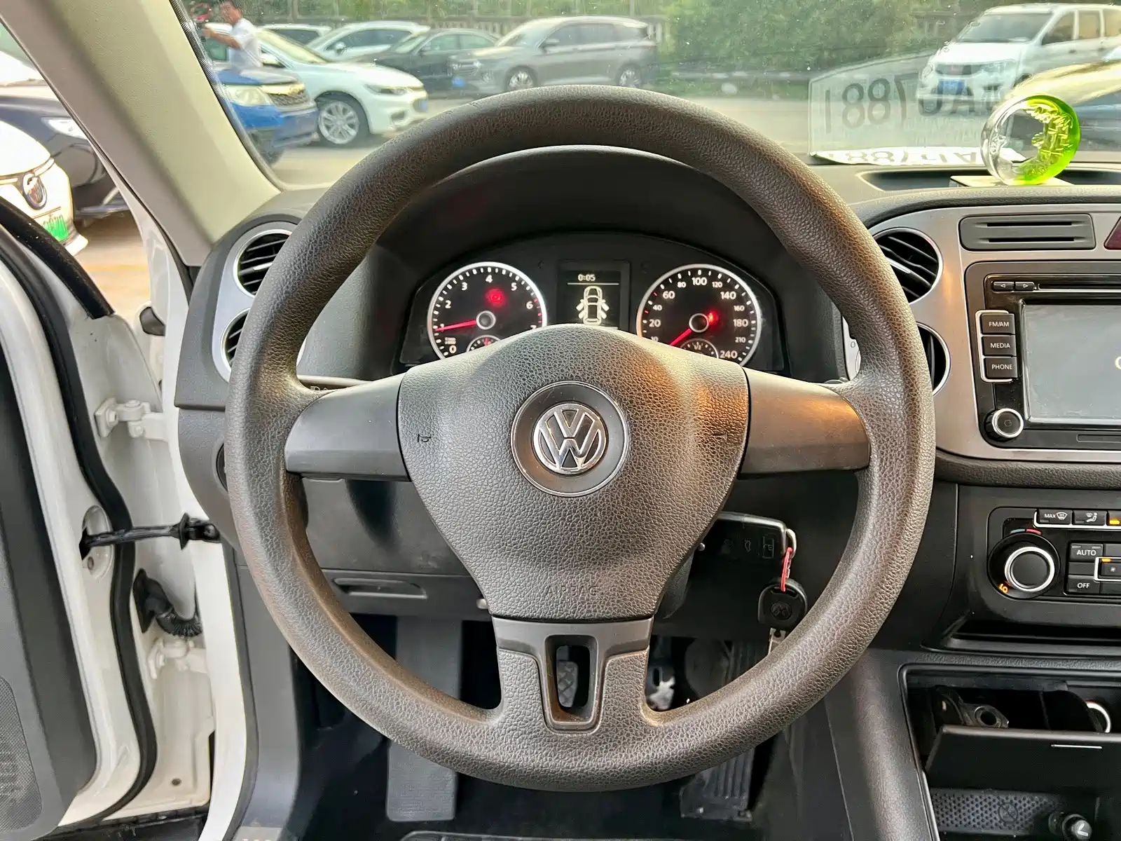Фото 7 - Volkswagen Tiguan