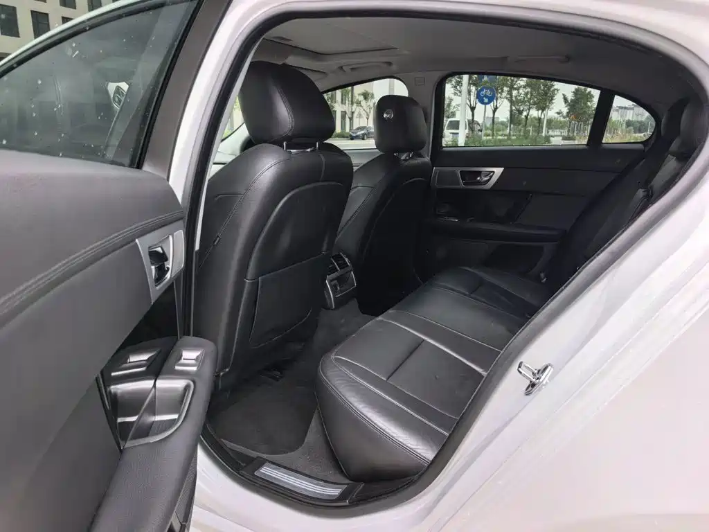 Jaguar XF 2014 2014 XF 3.0 SC Sport Club Limited Edition