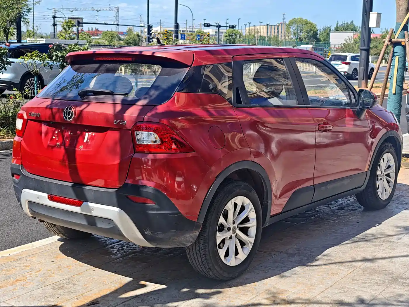 Фото 4 - Zhonghua V3