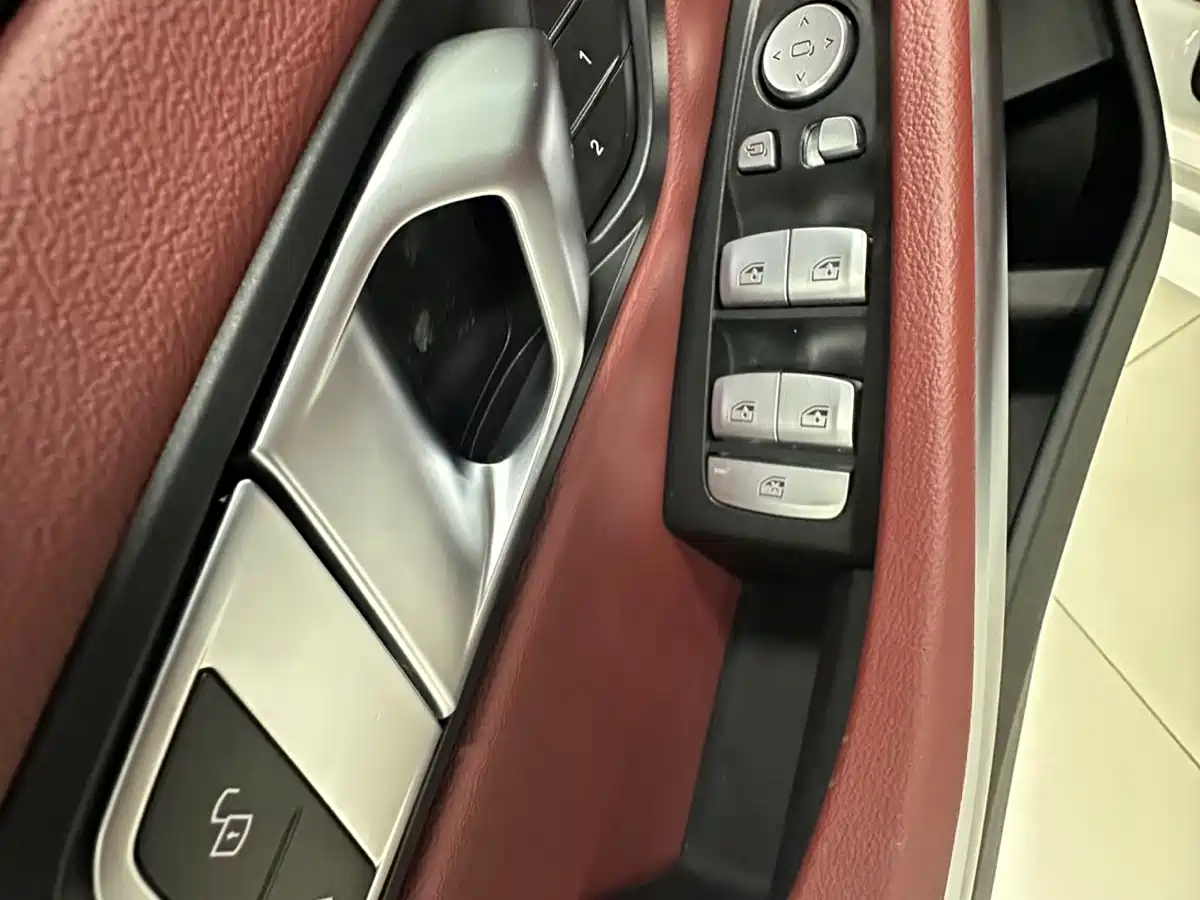BMW 3 Series 2023 320Li M Sport Package фото 15