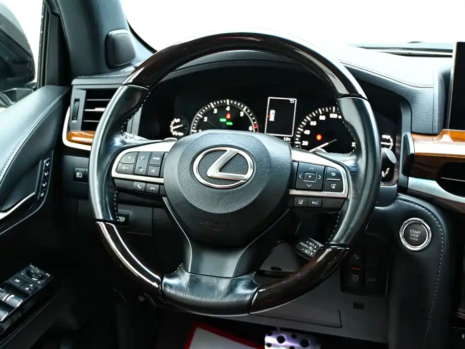 Lexus LX 2017 570 Prestige Luxury фото 18