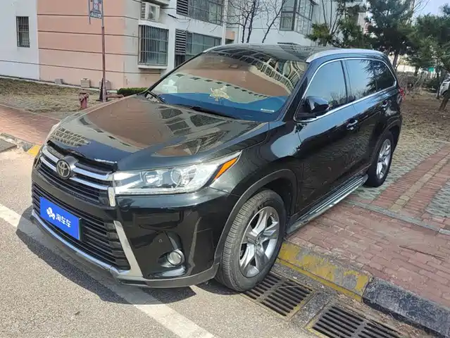 TOYOTA HIGHLANDER