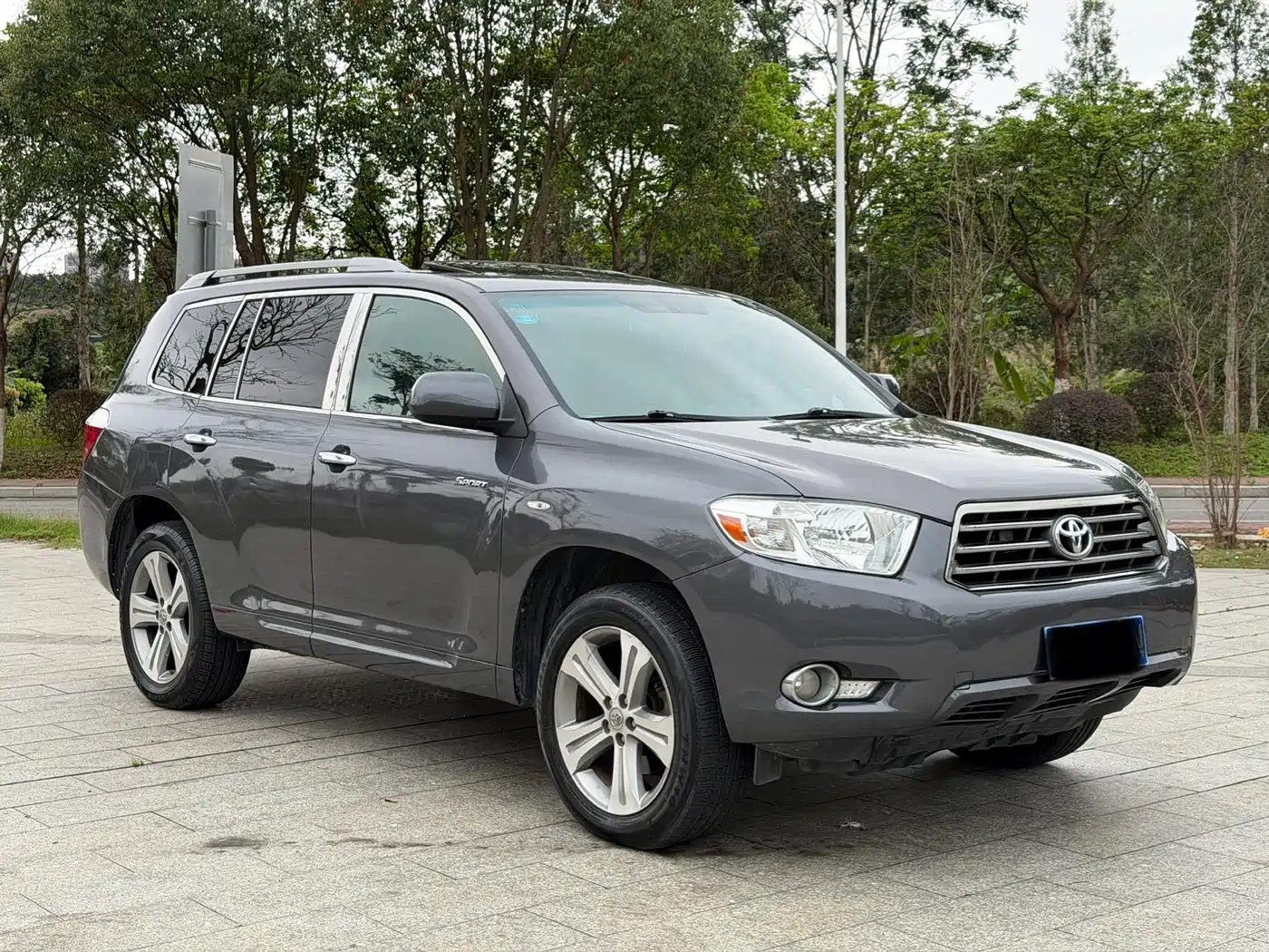 Toyota Highlander 2009 2.7L 2WD 7-seater Luxury Edition фото 3