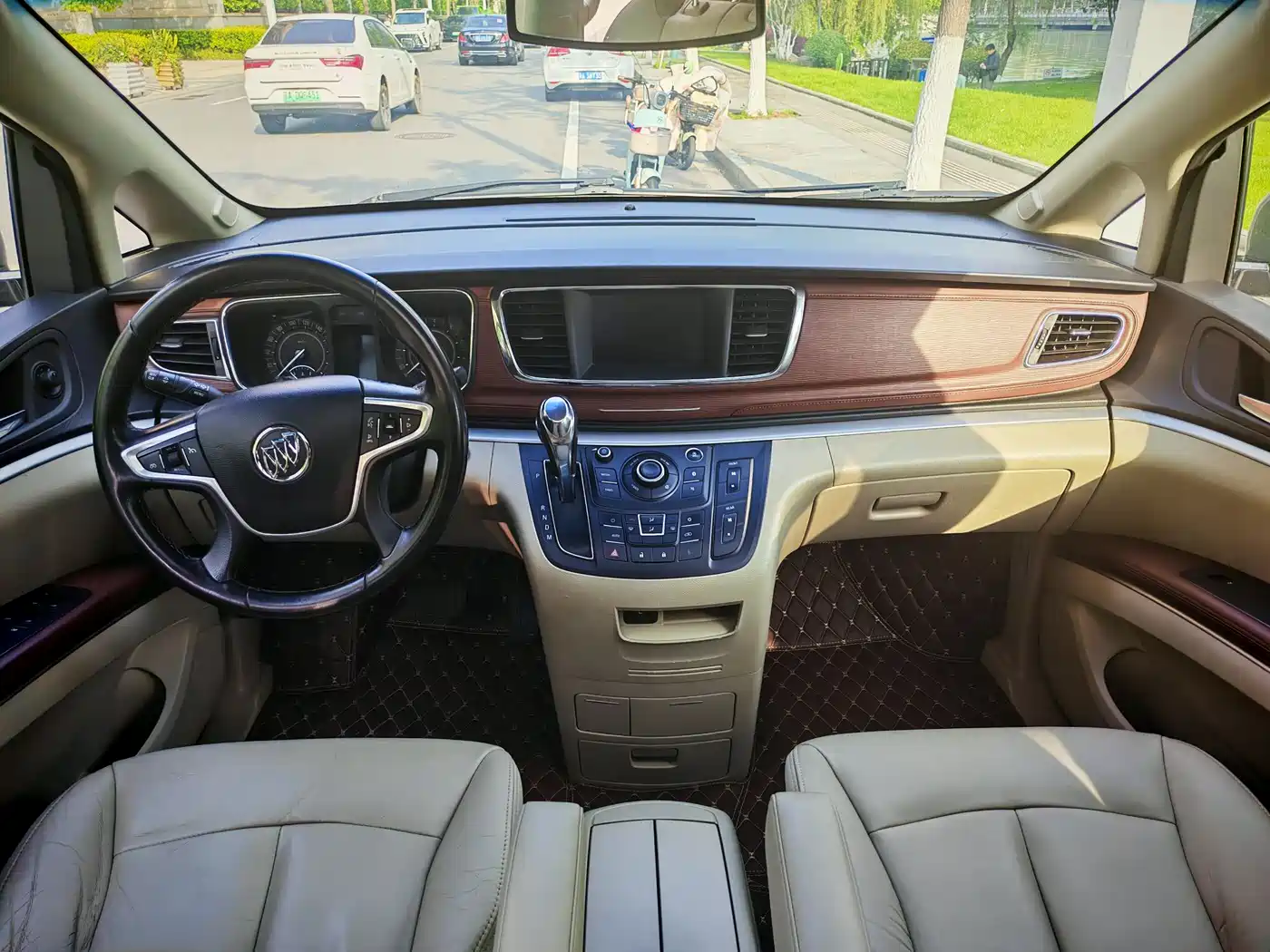 Buick GL8 2017 25S Luxury China V фото 6