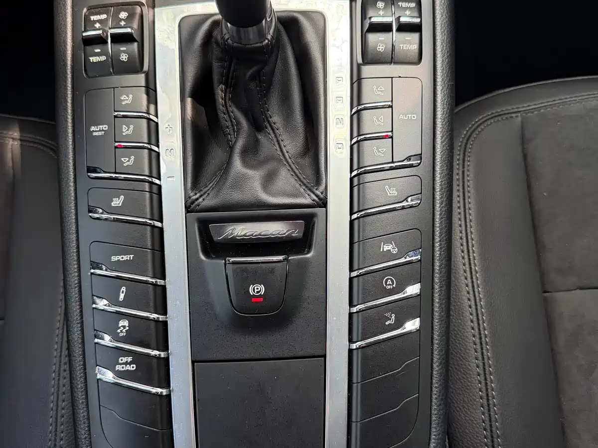 Porsche Macan 2018 Macan 2.0T фото 9