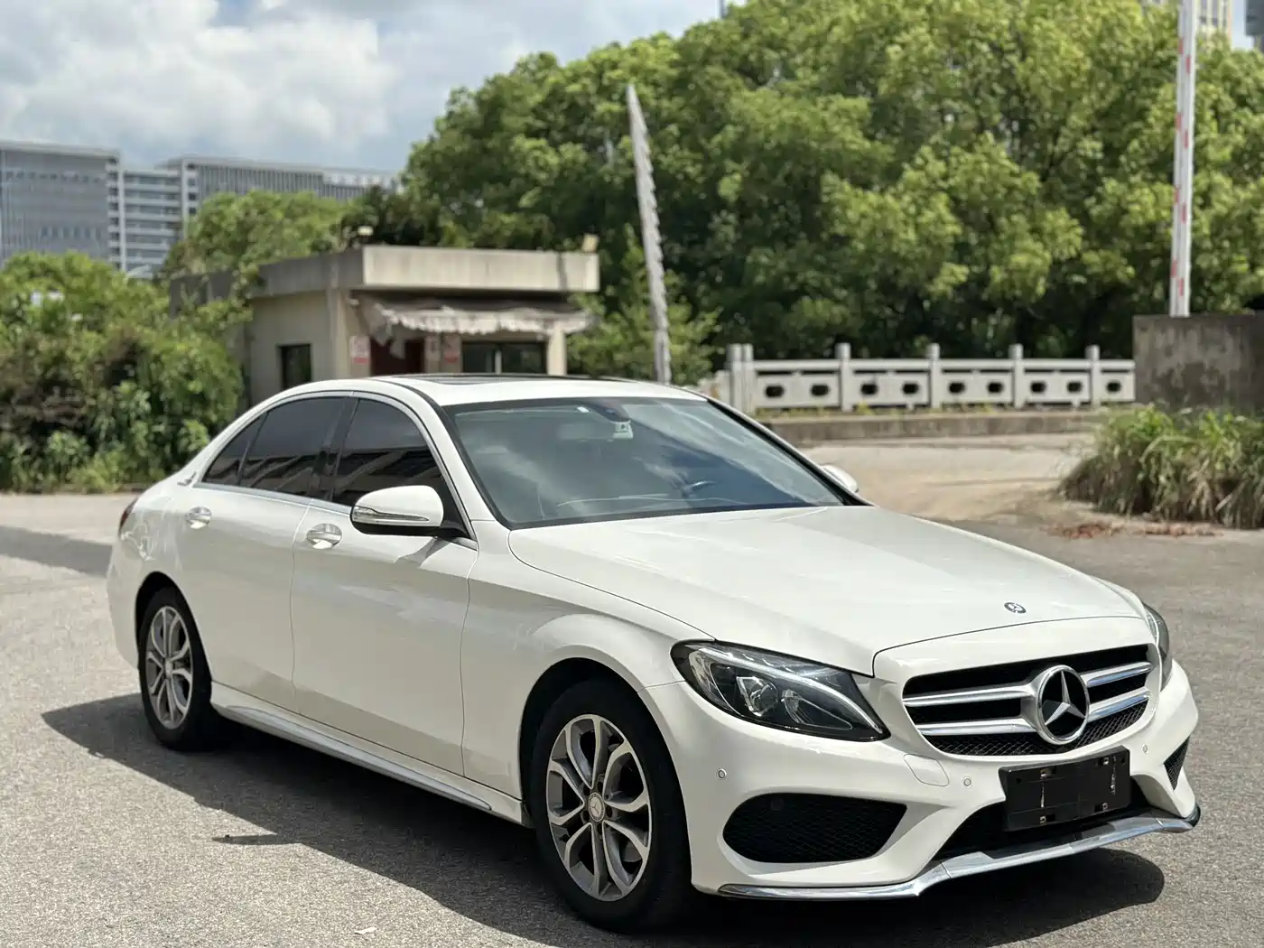 Photo 3 - Mercedes-Benz C-Class