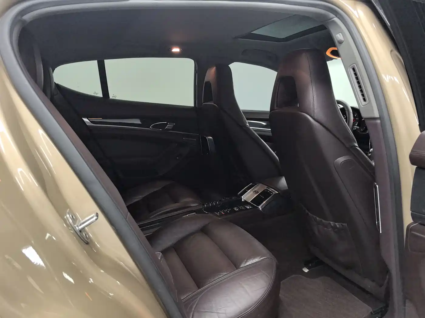 Porsche Panamera 2010 Panamera 4 3.6L фото 7
