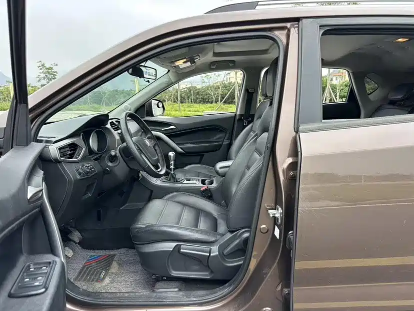 MG Roewe RX5 2016 2016 1.5TGI Manual Value Edition