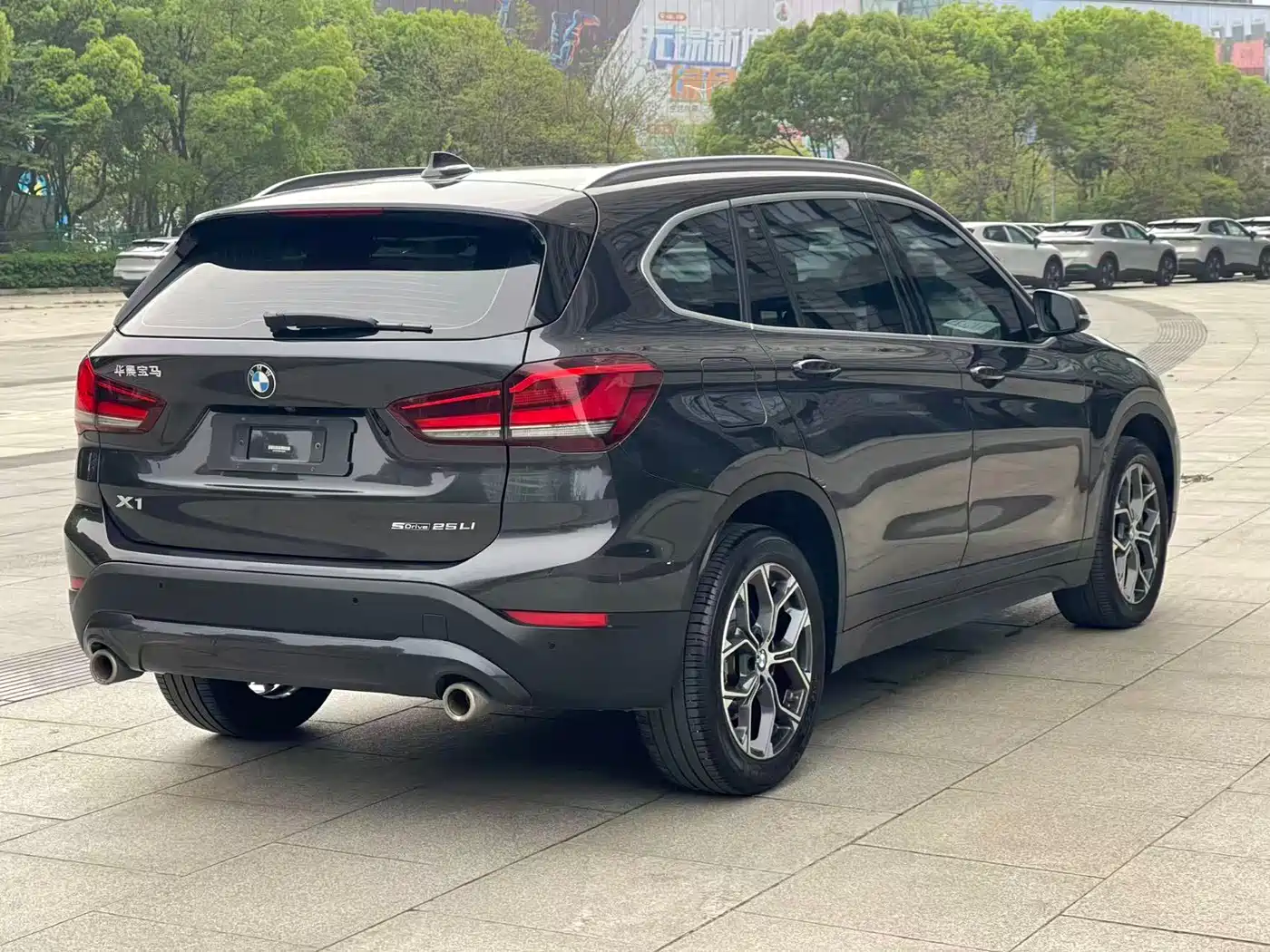 BMW X1 2021 sDrive25Li Leading фото 4