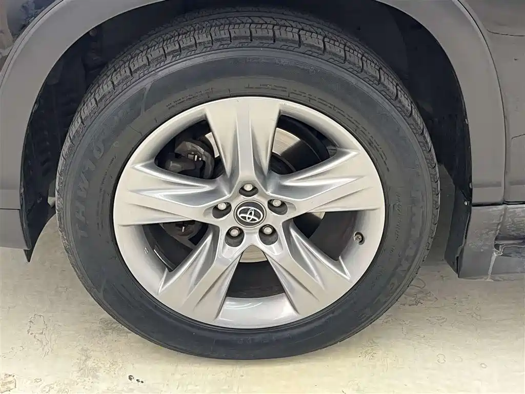 Toyota Highlander 2017 2.0T 4WD Premium 7-Seater фото 9