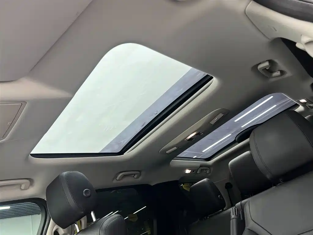 Land Rover Discovery 2020 3.0 SC V6 30th Anniversary Special Edition фото 18