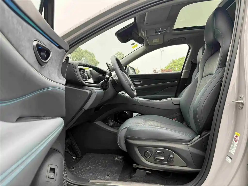 BYD Hai Shi 07 DM-i 2025 150 Pilot+ Edition фото 16