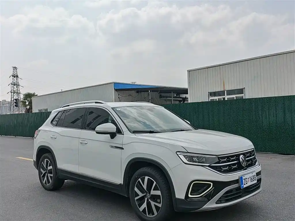 Volkswagen Tayron 2023 330TSI 2WD Luxury Plus Advanced Edition фото 3