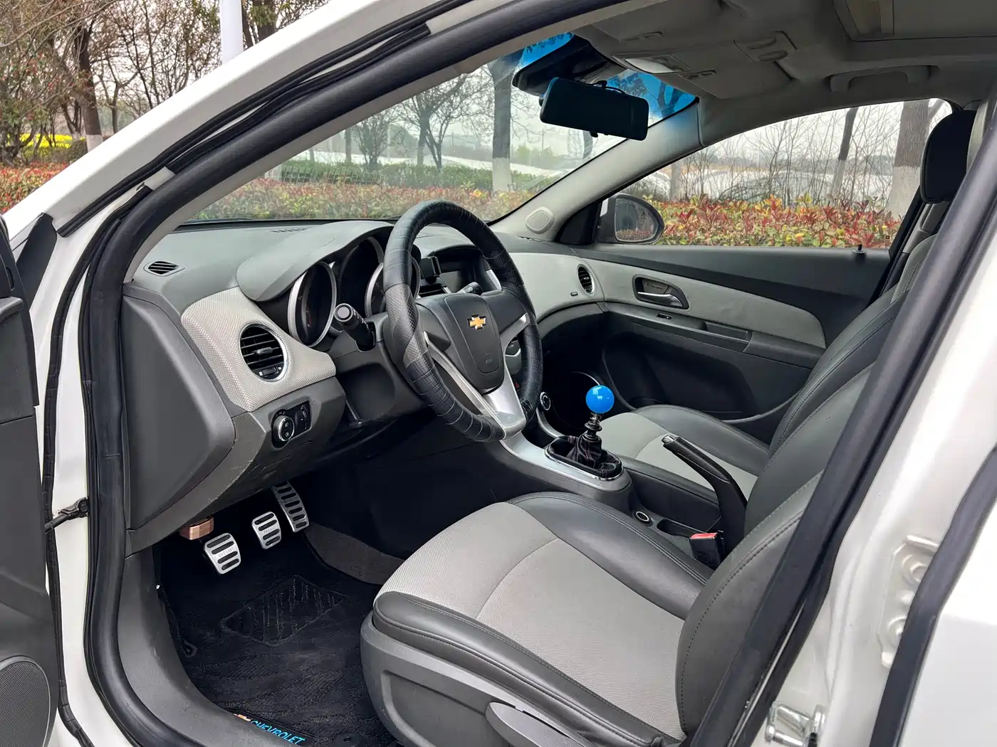 Chevrolet Cruze 2012 1.6L SE MT фото 7