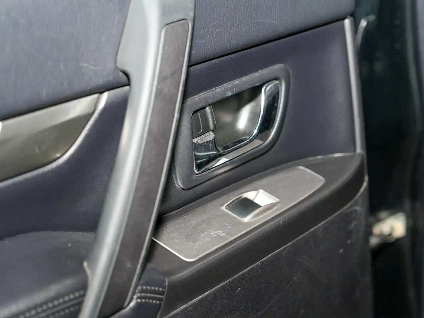 Mitsubishi Pajero (Import) 2010 3.0L Automatic Luxury Edition фото 14
